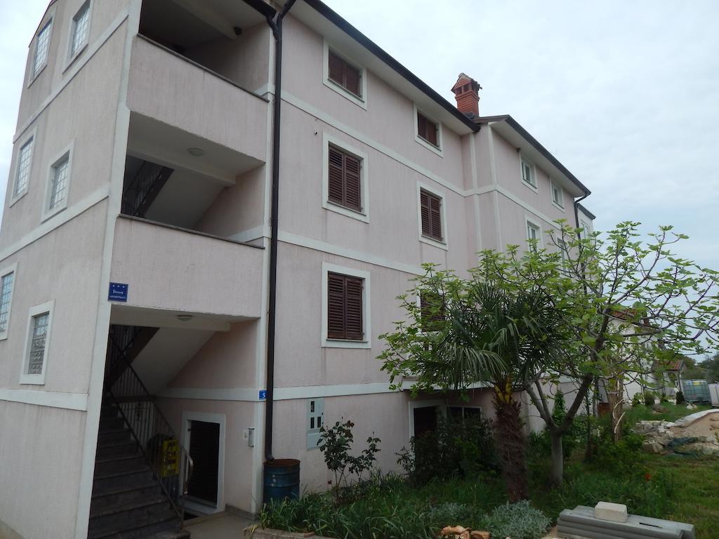 Apartments Vilanija Quarto foto