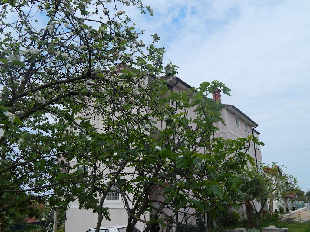 Apartments Vilanija Exterior foto